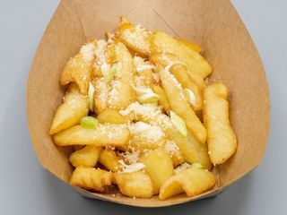 Cartofi deepers cu usturoi și parmezan