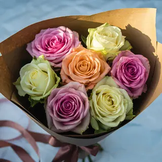 Buchet 7 trandafiri mixt