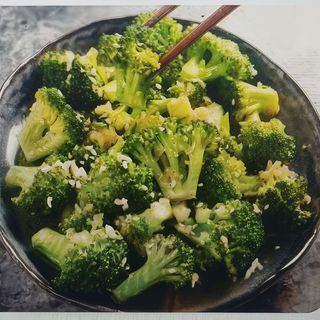Stir-fried broccoli