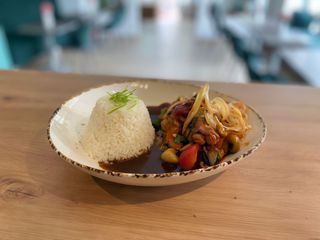 Chilli oil & cashew nuts rice