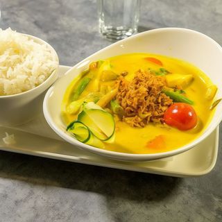 Vegan yellow curry