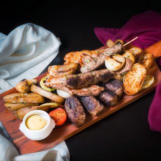 Platou Mix Grill pentru Doi - 1500gr