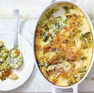 CASARECCE CU CURCAN SI  BROCCOLI