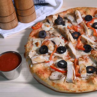 Pizza Pollo (bautura inclusa)