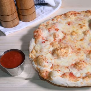 Pizza Margherita (bautura inclusa)