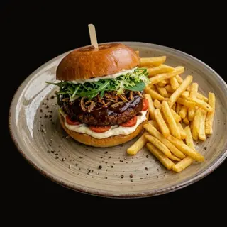 Veggie burger si cartofi prajiti
