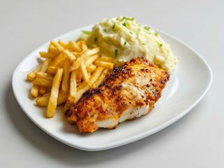 Piept de pui cu piure / cartofi prajiti si salata de varza