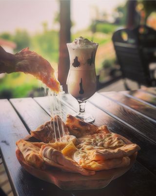 Pup cu șuncă și cașcaval