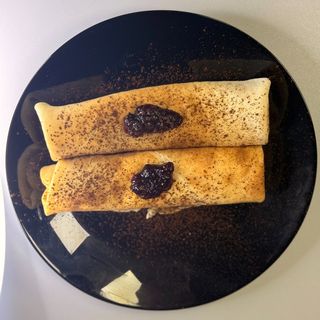 Clatite cu gem de fructe de padure