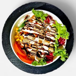 Salata cu CRUTOANE si BRANZA