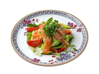 Salatǎ cu somon (230 g)