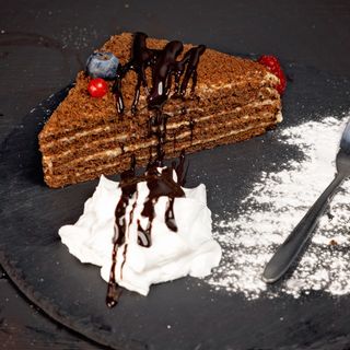 Marlenka cu miere și cacao