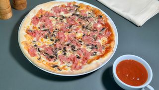 Pizza Prosciutto e Funghi Ø 33cm