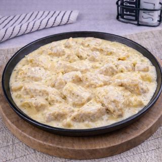 Pui în sos de brânzeturi