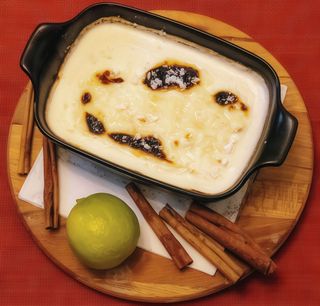 Clătite cu branză dulce și sos de vanilie la cuptor 250 gr