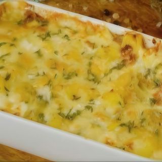 Cartofi gratinați cu gorgonzola - 230 gr