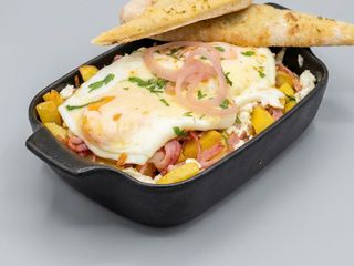 Cuib de cartofi cu bacon, brânză și ou - 350 gr/50 gr 