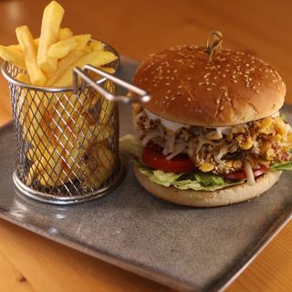 Crispy Chicken Burger Meniu 400 gr/80 gr