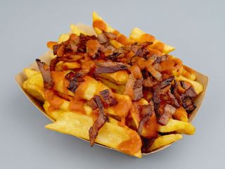 Cartofi cu bacon cu sos marinara