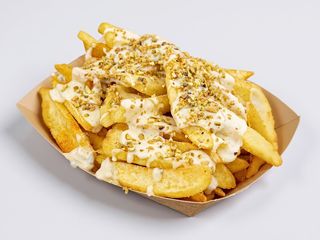 Cartofi cu sos quattro formaggi si fistic