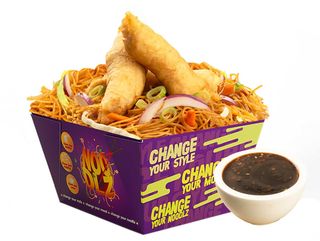 Meniu Noodles pui shanghai