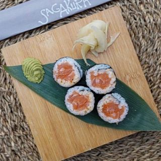 Salmon Maki