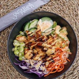 Poke bowl Pui