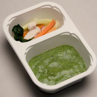 Piure din cartof alb, spanac, morcov și pui