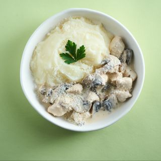 Scalopina funghi cu piept de pui