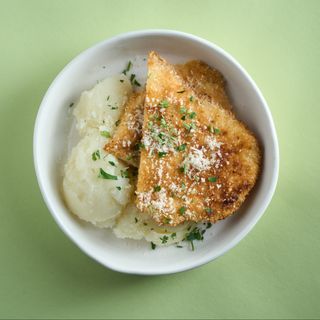 Șnițel de pui in panko la cuptor cu piure de cartofi