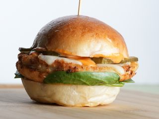 Mini Burger Crispy Pui - la cuptor