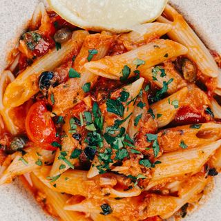 Paste tonno, olive e capere