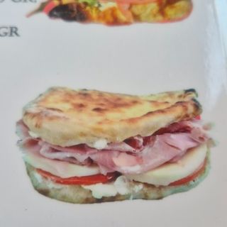 Baciata cu Prosciutto Cotto și Mozzarella