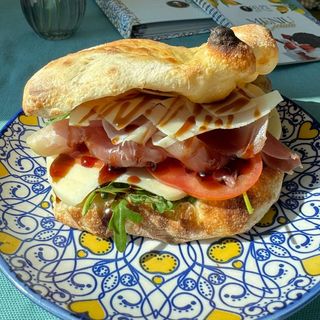Baciata Crudo Tartufata