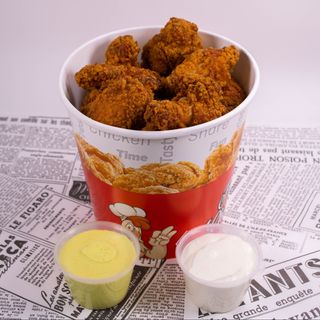 Bucket 15 Aripioare Picante/Nepicante