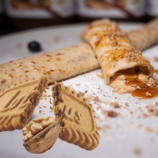 Clatite cu Caramel+Biscuiti+Nuca