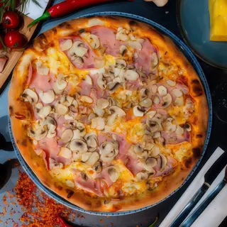 Prosciutto funghi la metru