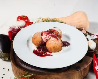 Papanasi cu dulceata facuta in casa