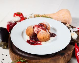 Papanasi cu dulceata facuta in casa