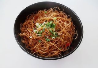 Noodles de orez cu legume