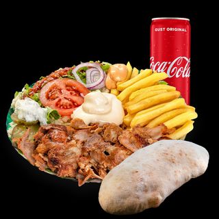 Meniu XXL Gyros purcel, vițel și berbecuț la farfurie