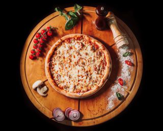 Pizza Tonno e Cipolla Ø32cm