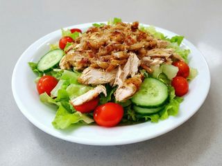 Salata cu pui rotisat