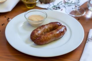 Cârnați Tinecz făcuți în casă, la grătar