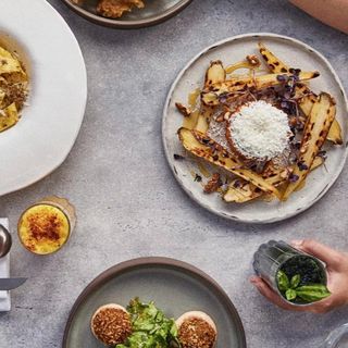 Business Lunch 1 (Linte + Chiftelute)