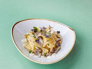 Tagliatelle integrale cu hribi și smântână (Vegan)