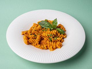 Fusilli cu jackfruit, capere si wakame