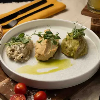 Trio veggie plate