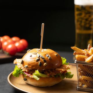 Crispy chicken burger