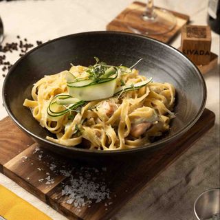 Tagliatelle cu somon și zucchini